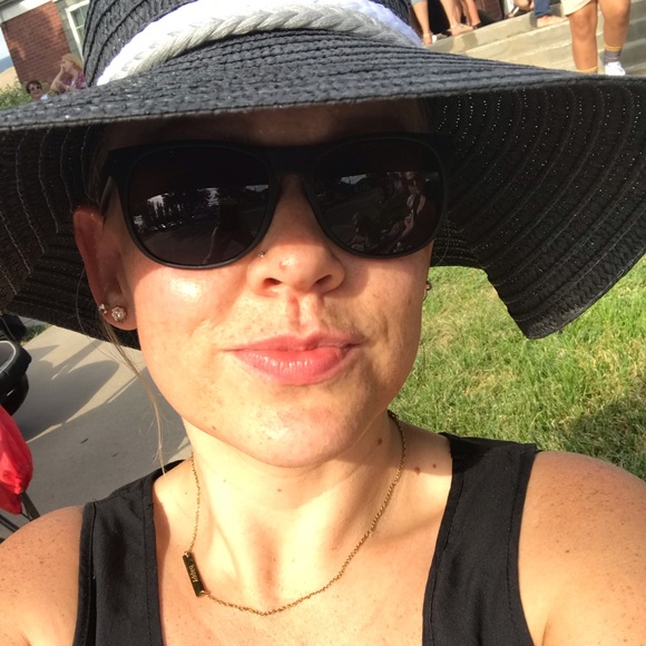 Meet your Posher, Jea - Picture 1 of 3